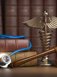 Un médecin convoqué par le conseil de l'Ordre pour avoir délivré 89 faux passes sanitaires