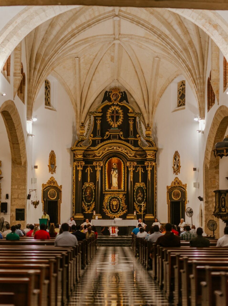 La Voix du Nord : Quelle est cette église qui attire des dizaines de fidèles au parc de la Plaine ? 