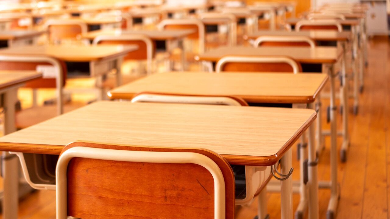 Une accusation de viol vise une ex-employée de l’école Michaël