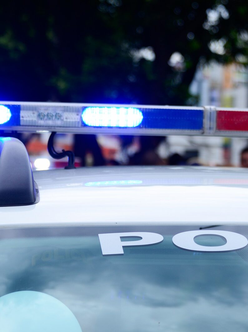 Interpellation de membres d'un mouvement sectaire soupçonné de marier des mineurs