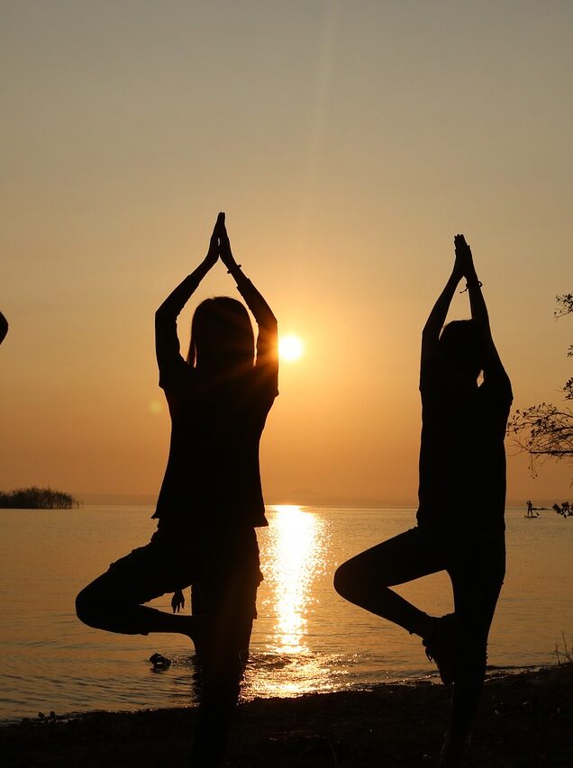Quand certains cours de yoga fleurtent avec les dérives sectaires