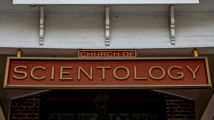 Tom Cruise : les scientologues ont cru que sa fille Suri était la réincarnation de L Ron Hubbard
